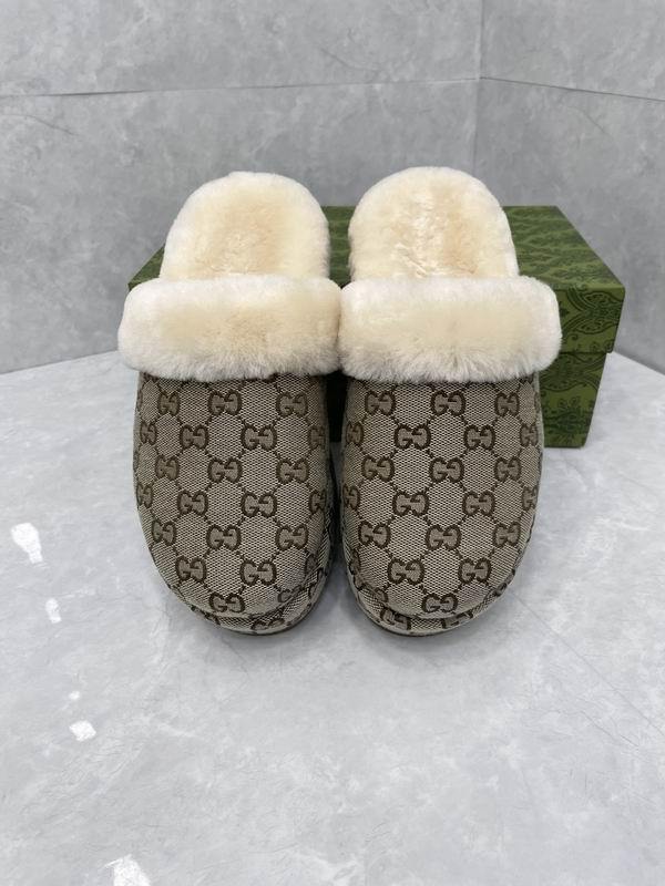 Gucci Men's Slippers 271